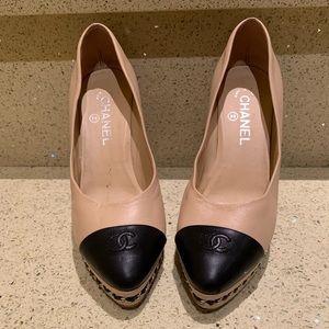 Chanel Pumps Beige/Black 100% Authentic